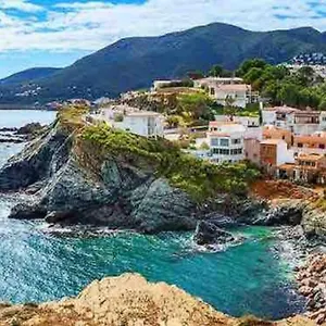 Con Piscina En , Llançà Espagne
